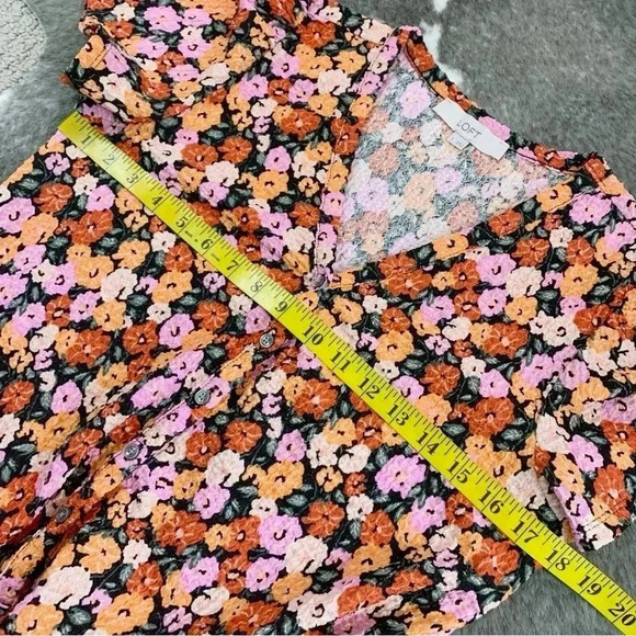 LOFT Floral Textured Button Tie Front Top - Picture 12 of 12